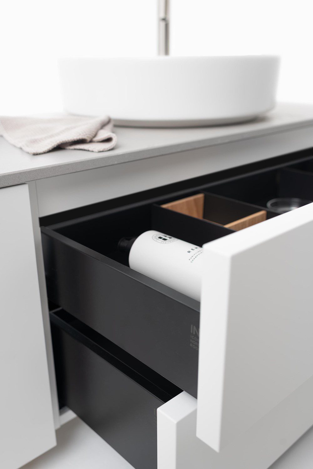 inr-kommod-air-solid-premium-white-03.jpg-sv-166729